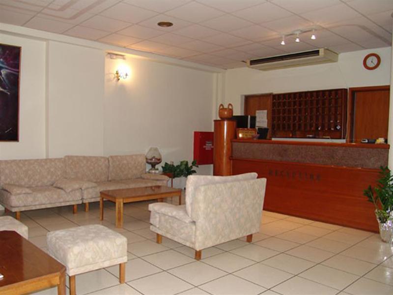 Galaxy Hotel Ierápetra Buitenkant foto